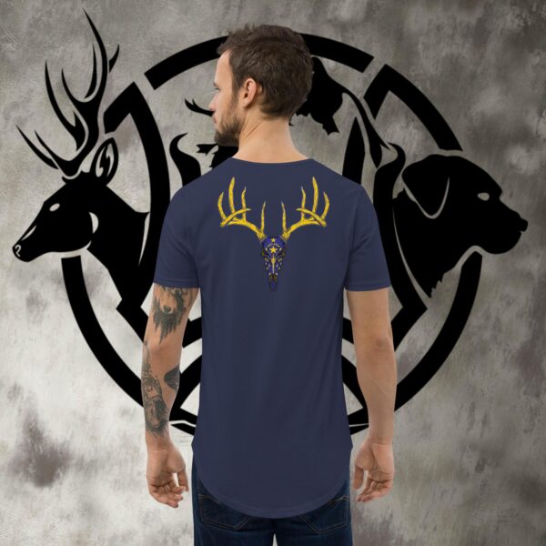 in buck skull men's curved hem t shirt